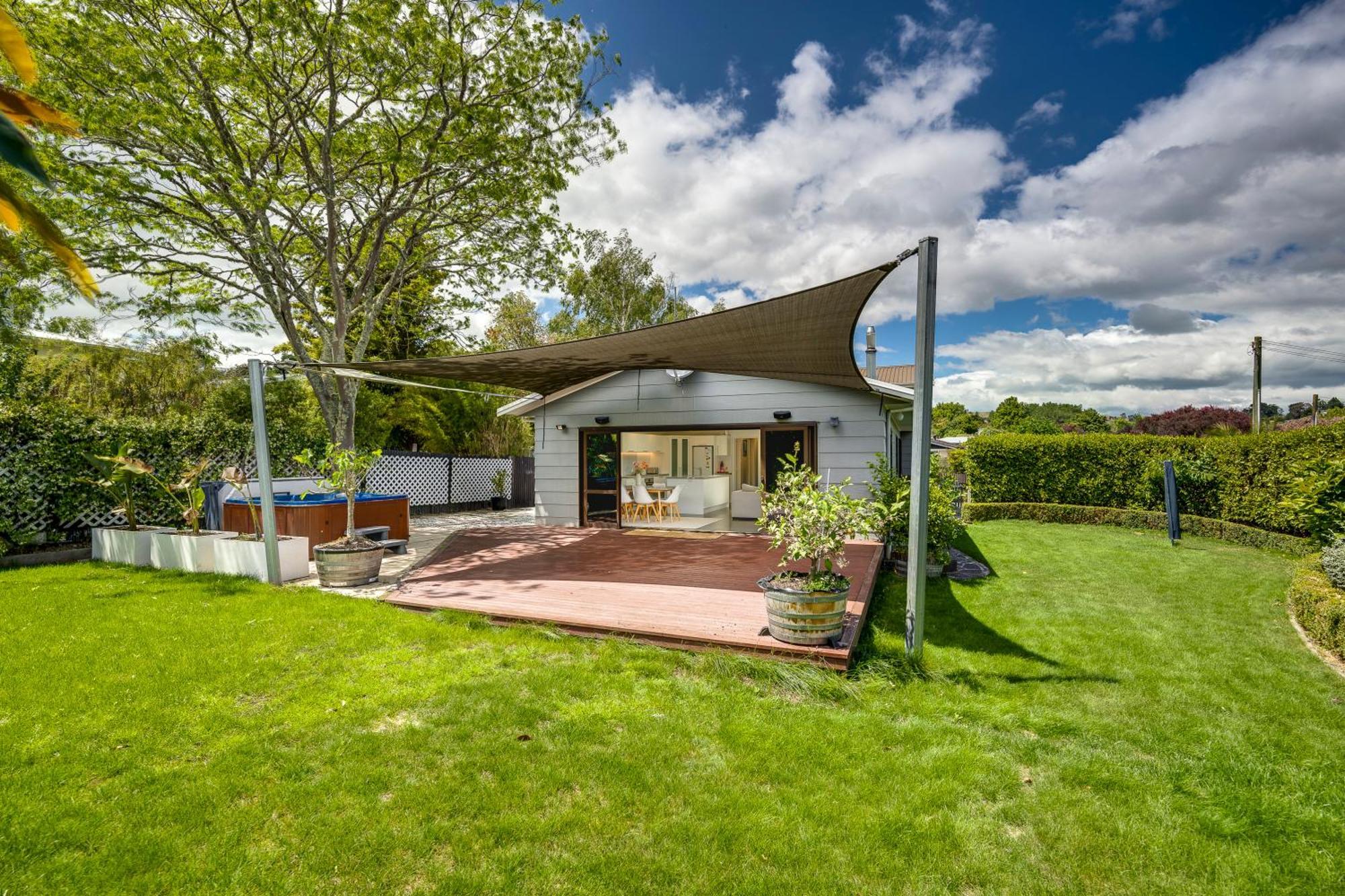 Sunny Oasis - Havelock North Retreat Villa Exterior photo