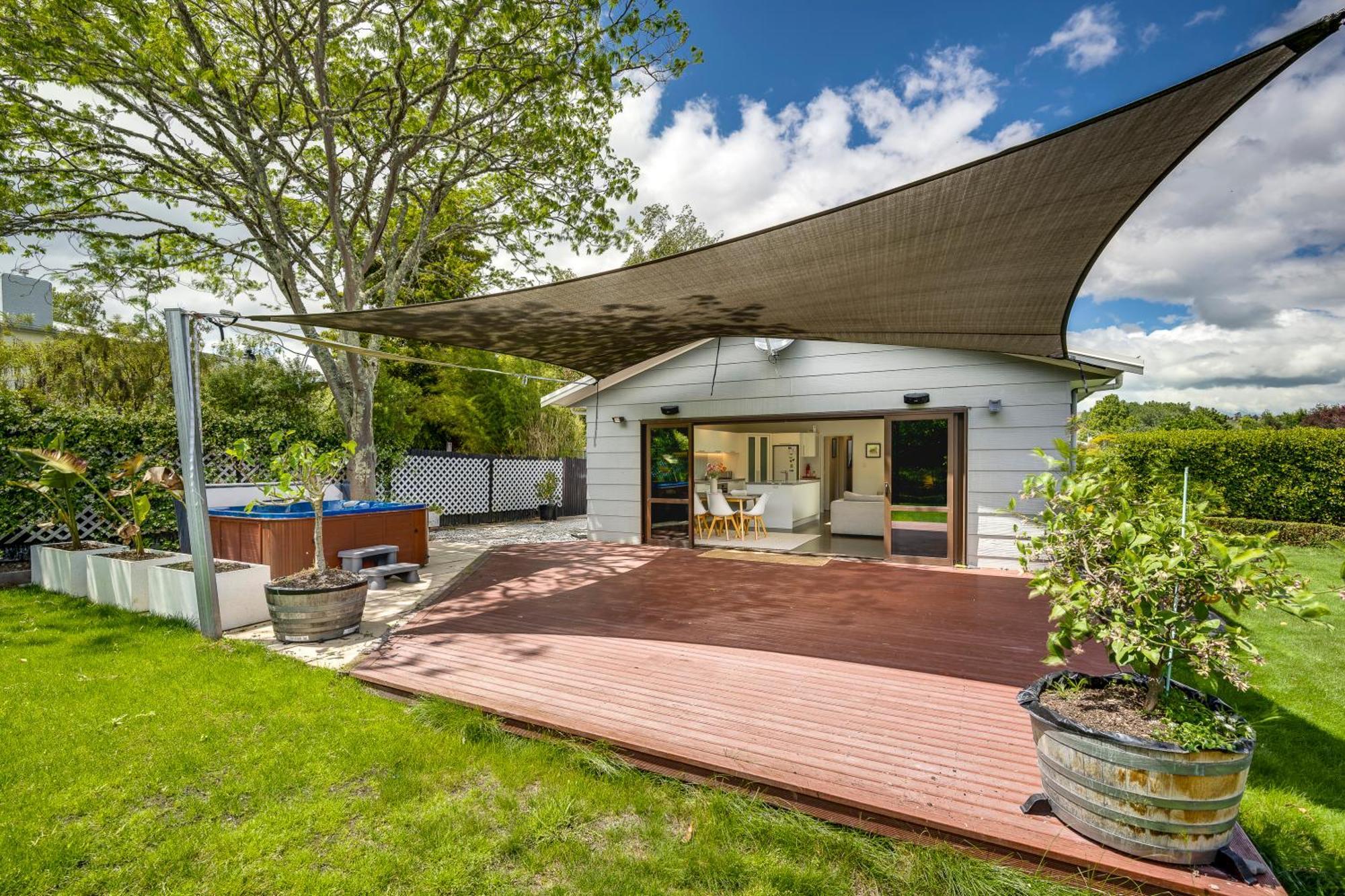 Sunny Oasis - Havelock North Retreat Villa Exterior photo